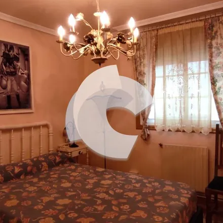 Rent this 3 bed apartment on Praza de Isabel a Católica in 36204 Vigo, Spain