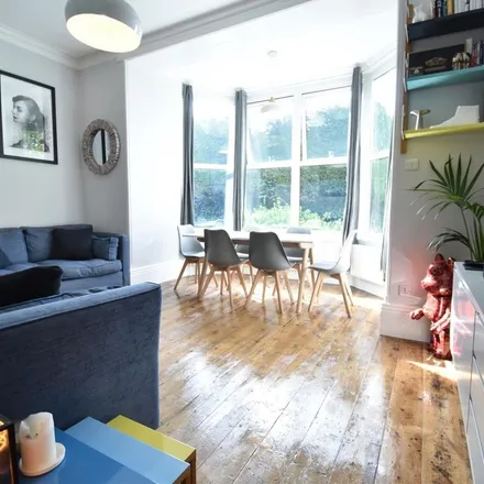 Image 5 - Manor Drive, London, KT5 8NF, United Kingdom - Apartment for rent