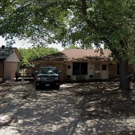 Buy this 3 bed house on 806 Quinette Drive in Seagoville, TX 75159