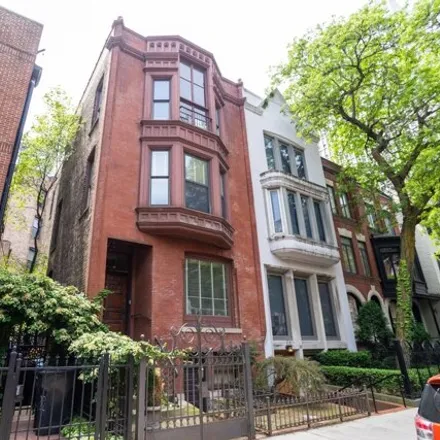 Buy this 6 bed house on 31 East Scott Street in Chicago, IL 60610