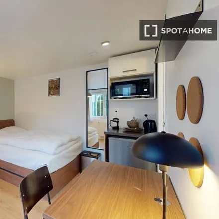 Rent this 17 bed room on 45 Avenue Charles Péguy in 94210 Saint-Maur-des-Fossés, France