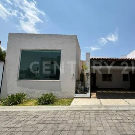 Rent this 1 bed house on Avenida Real Zavaleta in 72176, PUE