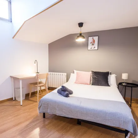 Rent this 6 bed room on Madrid in Marre Moerel Design Studio, Calle de la Luna