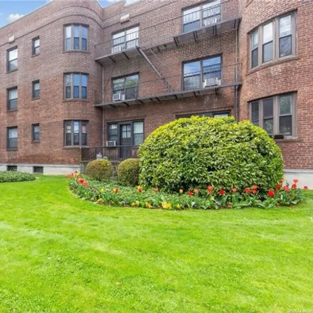 Rent this 1 bed apartment on 150 South Middle Neck Road in Village of Thomaston, North Hempstead