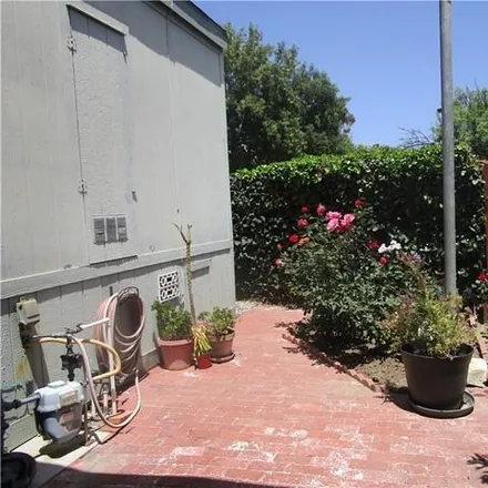 Image 3 - 31 Dorchester Drive, Los Angeles, CA 91324, USA - Apartment for sale