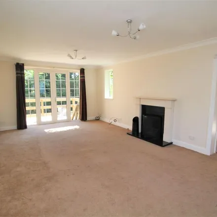 Rent this 5 bed apartment on White Hart Wood in Sevenoaks, TN13 1RR