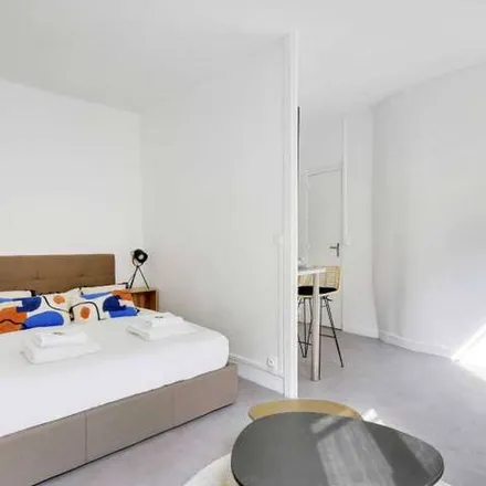Image 4 - 14 Rue Saint-Sulpice, 75006 Paris, France - Apartment for rent