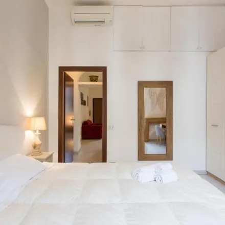 Image 8 - Via Vigevano, 43, 20144 Milan MI, Italy - Apartment for rent