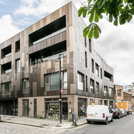 Rent this 3 bed apartment on Heneage Street in Spitalfields, London