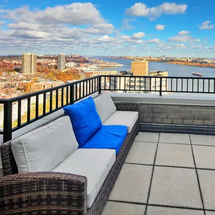 Buy this 3 bed condo on John F. Kennedy Boulevard East in North Bergen, NJ 07093