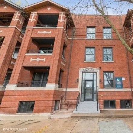 Rent this 2 bed condo on 555-557 East 50th Place in Chicago, IL 60615