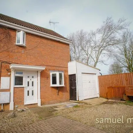 Buy this 3 bed duplex on Lisle Close in Swindon, SN5 6BX