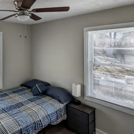 Rent this 1 bed room on Glen Villa in Britt, GA