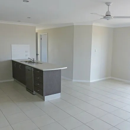 Image 2 - Currey Street, Roma QLD 4455, Australia - Apartment for rent