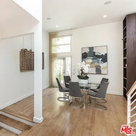 Image 2 - 704 Huntley Drive, West Hollywood, CA 90069, USA - Loft for rent