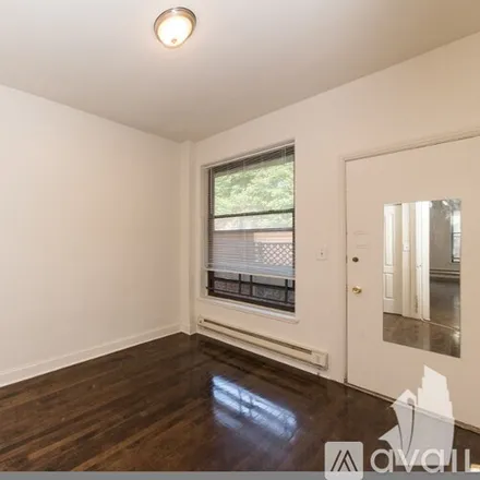 Image 2 - 3815 N Greenview Ave, Unit 1W - Apartment for rent