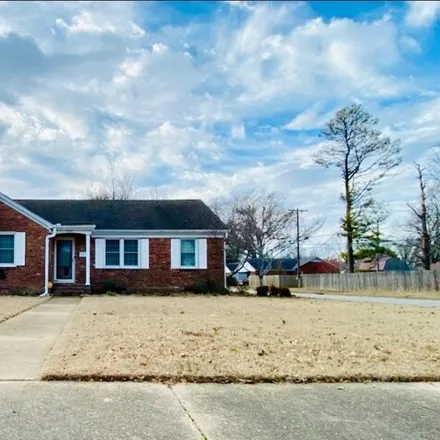 Buy this 3 bed house on 1487 North 10th Street in Blytheville, AR 72315