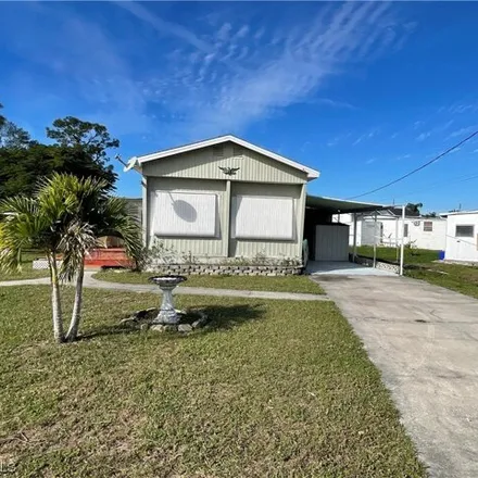 Image 2 - 197 Flame Lane, West Mobile Manor, North Fort Myers, FL 33917, USA - House for sale