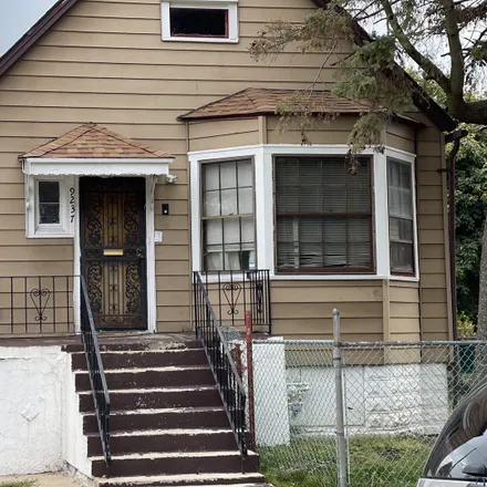 Buy this 4 bed house on 9237 South University Avenue in Chicago, IL 60619