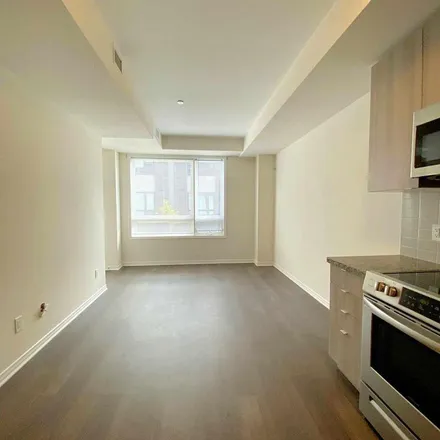 Image 5 - 1084 Briar Hill Avenue, Toronto, ON M6B 4J3, Canada - Apartment for rent