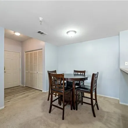 Image 4 - Clubhouse, Temecula Parkway, Temecula, CA 92592, USA - Condo for sale
