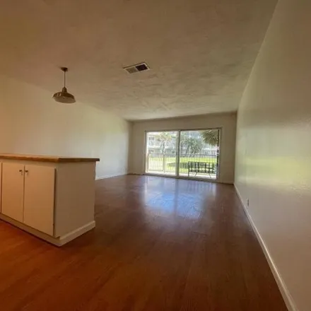 Image 3 - 775 Reef Circle, Port Hueneme, CA 93041, USA - Condo for rent