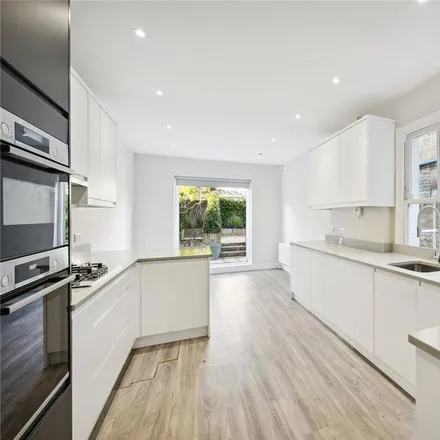 Rent this 4 bed townhouse on Beltran Road in London, SW6 3AJ