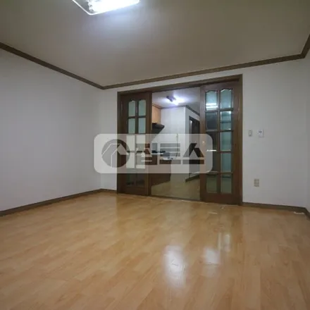Rent this studio apartment on 서울특별시 서초구 반포동 705-7