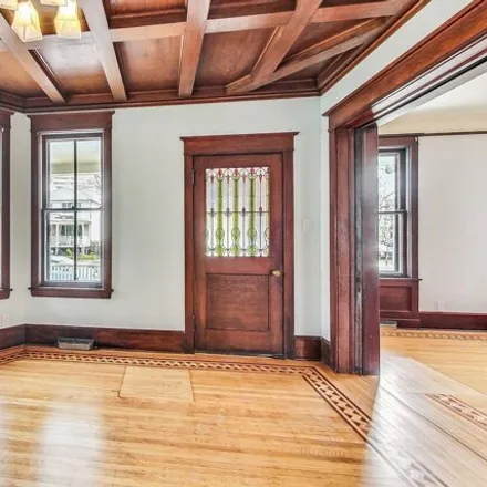 Image 4 - 5804 North Magnolia Avenue, Chicago, IL 60660, USA - House for sale