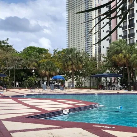 Image 4 - Plaza of the Americas Building 3, North Bay Road, Sunny Isles Beach, FL 33160, USA - Condo for rent