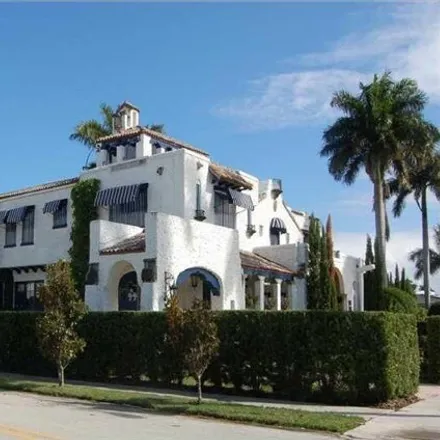 Buy this 6 bed house on 1093 Hollywood Boulevard in Hollywood, FL 33019