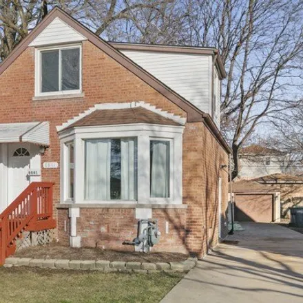 Buy this 3 bed house on Fairfield Avenue in Evergreen Park, IL 60805