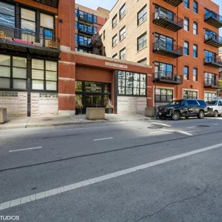 Rent this 1 bed condo on Clinton Street Lofts in 208-228 North Clinton Street, Chicago