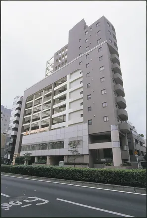 Rent this 3 bed apartment on 芳文堂書店 in Kasuga-dori Avenue, Kasuga 1-chome