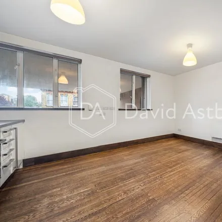 Image 1 - Maynard Arms, Lynton Road, London, N8 8JQ, United Kingdom - Apartment for rent