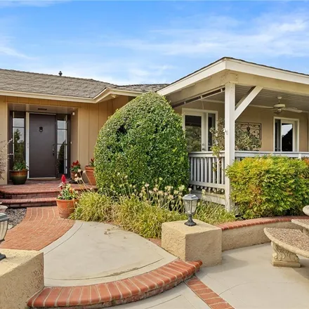 Image 2 - 1203 Mira Monte Drive, Redlands, CA 92373, USA - House for sale