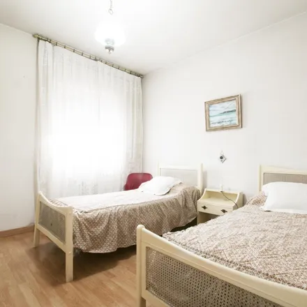 Rent this 2 bed room on Madrid in Calle de Alcalá, 236