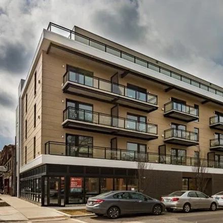 Rent this studio apartment on 4614-4616 North Western Avenue in Chicago, IL 60625