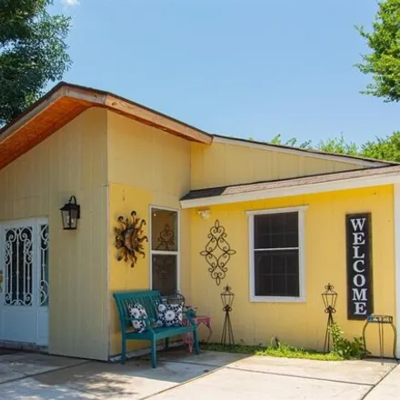 Image 2 - 6115 Marigold Ter, Austin, Texas, 78741 - House for rent