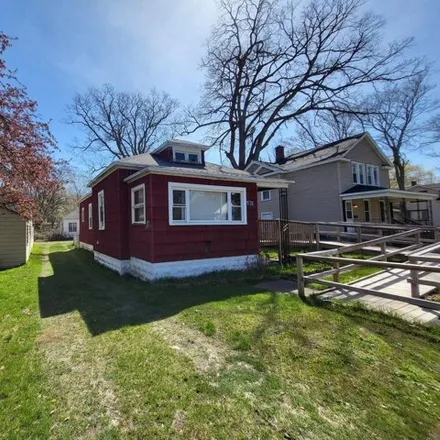 Buy this 3 bed house on 896 West Larch Avenue in Muskegon, MI 49441