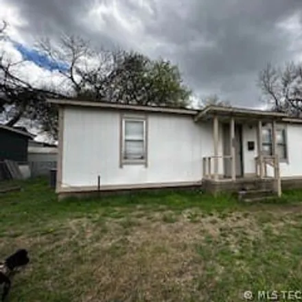 Rent this 3 bed house on 999 West Wynnewood Avenue in Sulphur, OK 73086