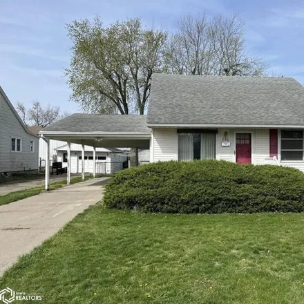 Buy this 4 bed house on 715 Minneopa Avenue in Ottumwa, IA 52501