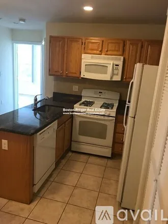 Rent this 3 bed apartment on 90 Westland Ave