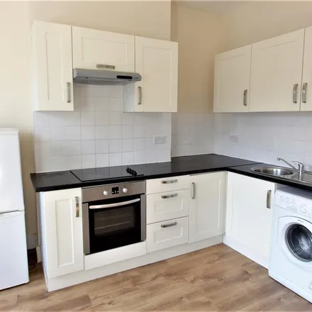 Image 4 - Forest Lodge, 240 Romford Road, London, E7 9HB, United Kingdom - Apartment for rent