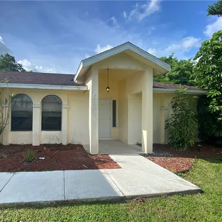 Image 4 - 1805 Northeast 1st Terrace, Cape Coral, FL 33909, USA - House for sale