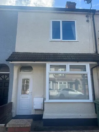 Rent this 3 bed townhouse on Crow Hill Avenue in Cleethorpes, DN35 8DF