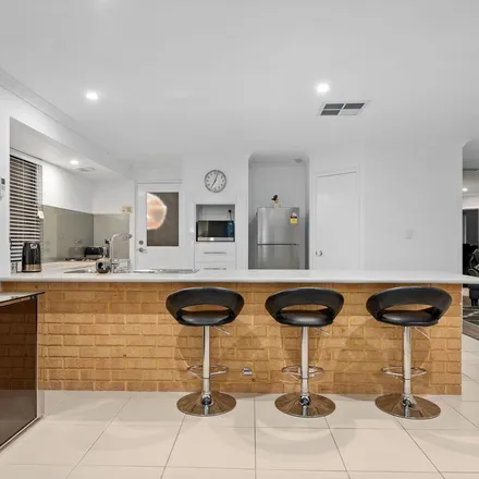 Image 6 - Iandra Loop, Carramar WA 6031, Australia - Apartment for rent