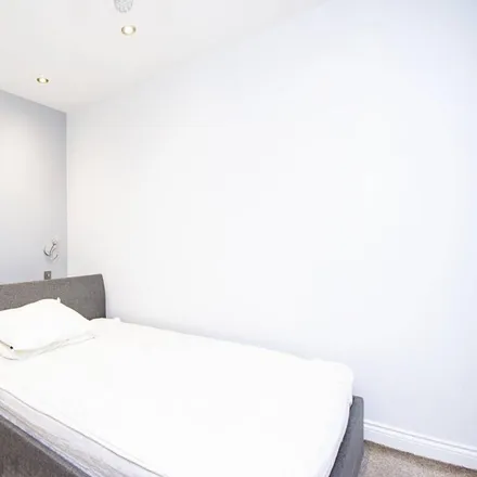 Rent this 2 bed apartment on 93 Fordwych Road in London, NW2 3NL