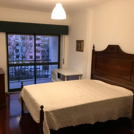Rent this 5 bed room on Espaço Iberopa in Rua da Milharada, 2745-764 Massamá e Monte Abraão