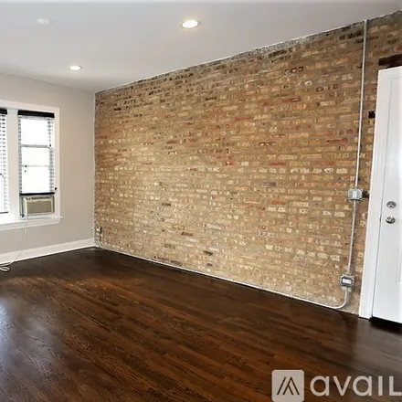 Rent this 3 bed apartment on 1634 W Roscoe Street